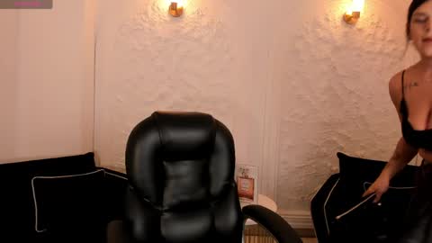 Sarah  independent model online show from May 2026 04:06:01 AM