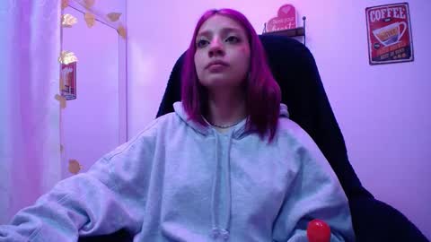 Snapshot of sarai_petite_ chatting on December 2024 11:52:02 AM SARAI online show from December 2024 11:52:02 AM