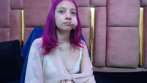 Snapshot of sarai_petite_ chatting on December 2024 09:21:02 AM SARAI online show from December 2024 09:21:02 AM