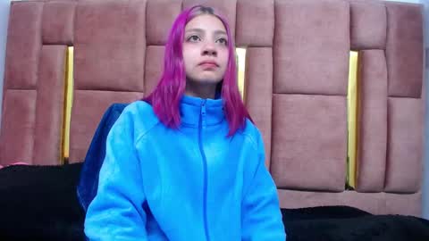 Snapshot of sarai_petite_ chatting on December 2024 08:49:02 AM SARAI online show from December 2024 08:49:02 AM
