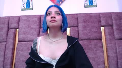 Snapshot of sarai_petite_ chatting on January 2025 05:59:01 AM SARAI online show from January 2025 05:59:01 AM