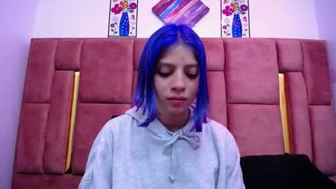 Snapshot of sarai_petite_ chatting on January 2025 11:00:02 AM SARAI online show from January 2025 11:00:02 AM