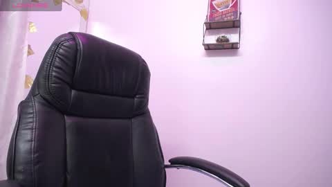 Snapshot of sarai_petite_ chatting on February 2025 09:42:01 AM SARAI online show from February 2025 09:42:01 AM