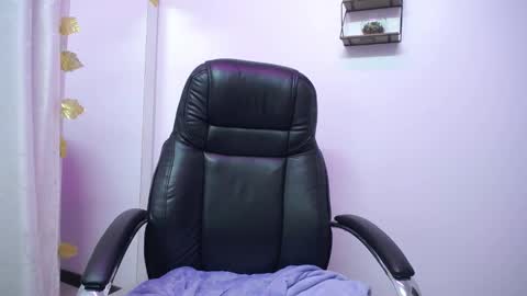 Snapshot of sarai_petite_ chatting on February 2025 10:04:01 AM SARAI online show from February 2025 10:04:01 AM