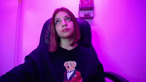 Snapshot of sarai_petite_ chatting on March 2025 07:01:02 AM SARAI online show from March 2025 07:01:02 AM