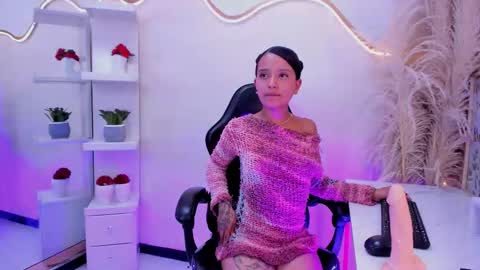 sarajoness__ online show from February 2026 04:06:01 AM