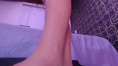 Sara  online show from October 2025 12:00:02 PM