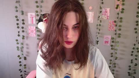 Snapshot of sarakinski chatting on December 2024 06:00:02 AM Sara online show from December 2024 06:00:02 AM