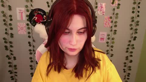 Snapshot of sarakinski chatting on December 2024 02:56:01 PM Sara online show from December 2024 02:56:01 PM