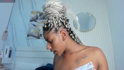 Sara Lewis online show from February 2026 10:38:01 AM