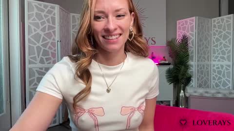 Snapshot of saraloverays chatting on September 2025 07:37:02 PM Back from Vacay Follow for more here online show from September 2025 07:37:02 PM