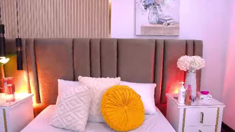 Sara Lugo  online show from June 2026 07:05:01 PM