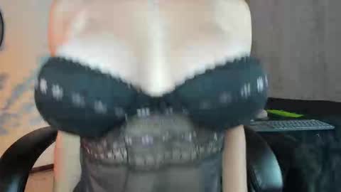 saramilf_69 online show from October 2025 01:50:01 PM