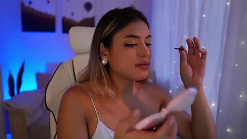 Snapshot of saraparisi_ chatting on December 2024 10:27:02 PM Sara online show from December 2024 10:27:02 PM