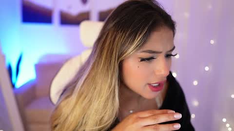 Snapshot of saraparisi_ chatting on December 2024 12:29:02 AM Sara online show from December 2024 12:29:02 AM