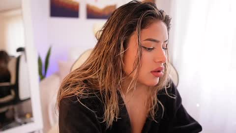Snapshot of saraparisi_ chatting on December 2024 07:49:02 PM Sara online show from December 2024 07:49:02 PM