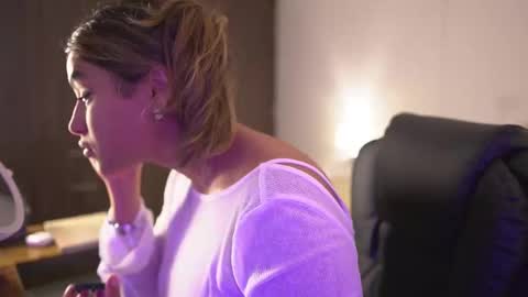 Sara online show from September 2025 11:41:02 PM