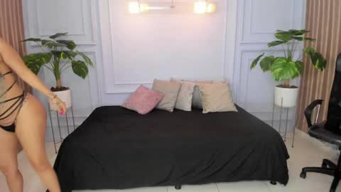 SaraRestrepo online show from March 2026 03:28:02 AM