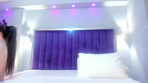 Snapshot of sarariley_ chatting on October 2025 10:43:02 PM Sara online show from October 2025 10:43:02 PM