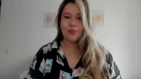 Snapshot of sarasmith19 chatting on June 2026 03:51:02 PM Sara sarasmithfun by instagram online show from June 2026 03:51:02 PM