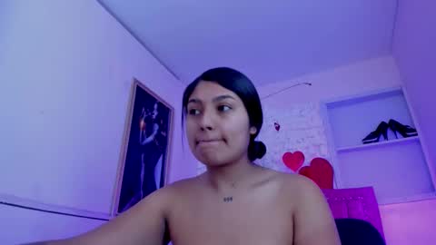 Snapshot of sarastonesx chatting on October 2025 10:35:02 AM sarastonesx online show from October 2025 10:35:02 AM