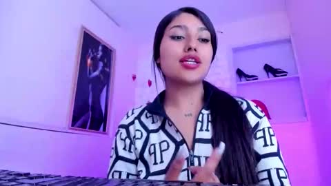 Snapshot of sarastonesx chatting on October 2025 05:41:01 AM sarastonesx online show from October 2025 05:41:01 AM