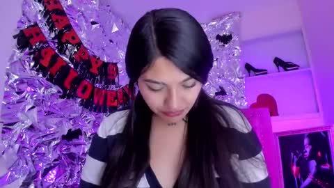 Snapshot of sarastonesx chatting on October 2025 06:04:02 AM sarastonesx online show from October 2025 06:04:02 AM