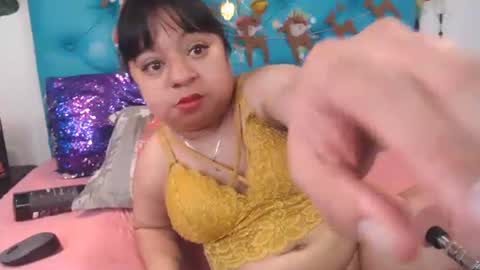 Snapshot of sarawiills chatting on December 2024 07:21:02 PM Sara Wills online show from December 2024 07:21:02 PM
