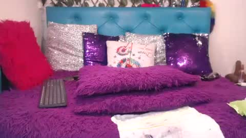 Sara Wills online show from February 2026 01:59:01 PM