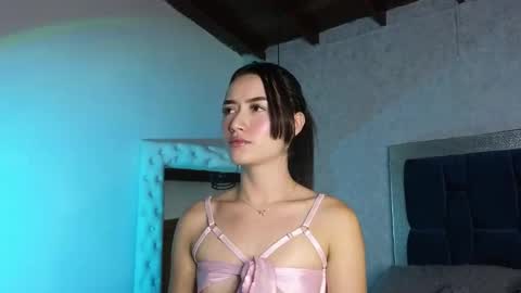 Snapshot of sarawilliamss_ chatting on December 2024 01:06:01 PM Sara W online show from December 2024 01:06:01 PM