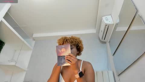 Saray Mardez online show from October 2025 12:17:01 PM