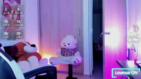 Snapshot of saray_mendoza chatting on May 2026 10:37:02 PM Saray Mendoza online show from May 2026 10:37:02 PM