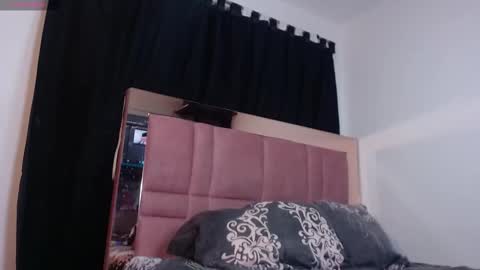 ailanimoon online show from March 2026 07:40:01 PM