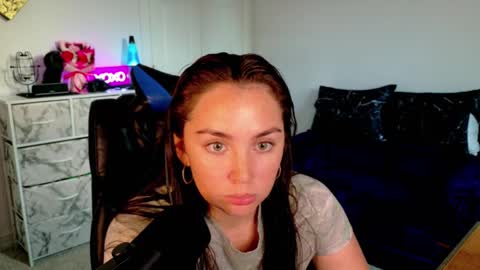 sariaaahh online show from February 2026 10:25:02 PM