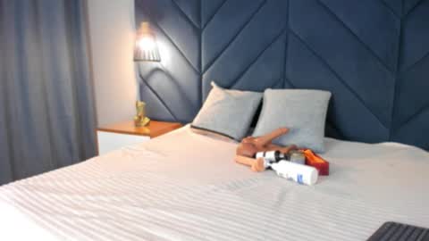 Sara  online show from February 2026 04:44:01 AM