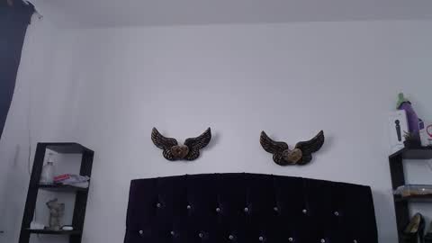 Sara online show from October 2025 07:00:01 PM