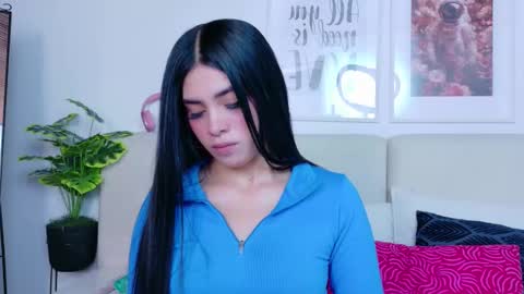 Sara online show from October 2025 09:25:02 PM