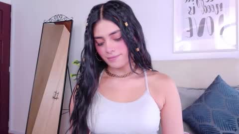 Sara online show from November 2025 08:20:01 PM