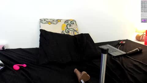 Snapshot of saritalove_ chatting on October 2025 02:25:02 PM Sara online show from October 2025 02:25:02 PM