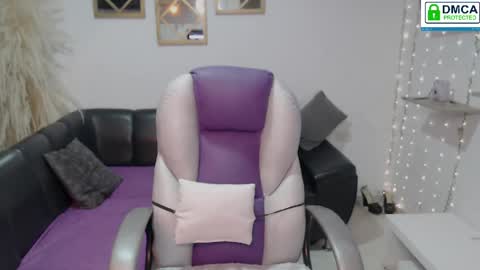 Snapshot of saritaprincess chatting on April 2026 01:22:01 AM Sara online show from April 2026 01:22:01 AM