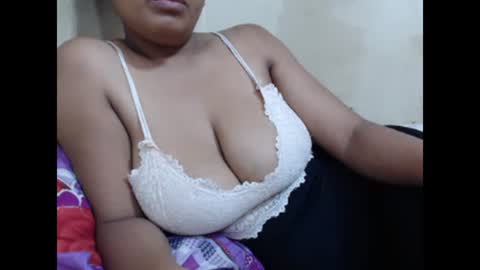 Snapshot of saronette chatting on January 2025 12:58:01 PM saronette online show from January 2025 12:58:01 PM