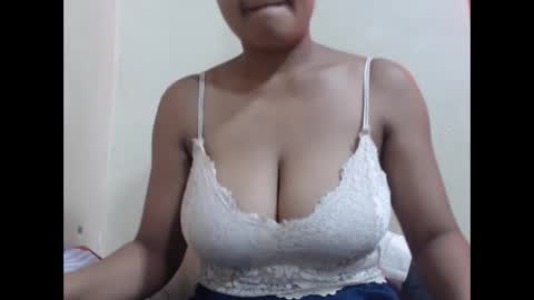 Snapshot of saronette chatting on February 2025 06:58:02 AM saronette online show from February 2025 06:58:02 AM