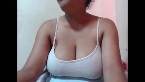 Snapshot of saronette chatting on November 2025 05:28:02 AM saronette online show from November 2025 05:28:02 AM