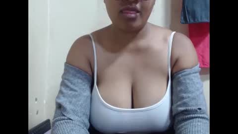 saronette online show from December 2025 05:46:01 AM