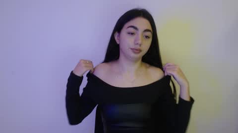 Snapshot of sasha_bloom7 chatting on February 2025 05:07:01 PM Sasha online show from February 2025 05:07:01 PM