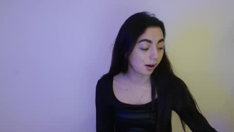 Snapshot of sasha_bloom7 chatting on February 2025 08:10:01 PM Sasha online show from February 2025 08:10:01 PM