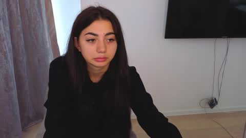 Snapshot of sasha_bloom7 chatting on September 2025 11:32:02 AM Sasha online show from September 2025 11:32:02 AM