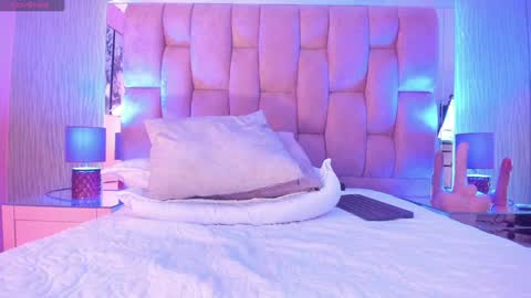 Snapshot of sasha_sims chatting on January 2025 05:30:01 PM Camila online show from January 2025 05:30:01 PM