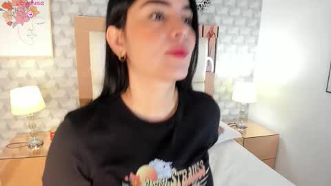 Snapshot of sasha_sims chatting on September 2025 11:43:02 AM Camila online show from September 2025 11:43:02 AM