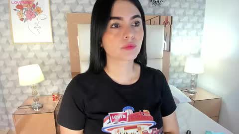 Snapshot of sasha_sims chatting on September 2025 11:43:01 AM Camila online show from September 2025 11:43:01 AM